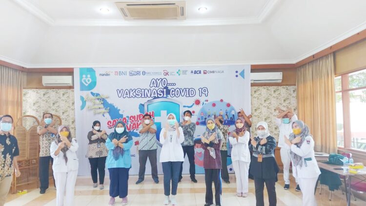 Penutupan Vaksin Perbankan, BNI Mengucapkan Terima Kasih Kepada Warga Kota Padang 1 Team BNI W02 bersama Dinkes dan Puskesmas Lapai dan Nanggalo.
