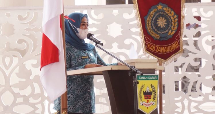 Ketua TP PKK Tanah Datar Ny.Lise Eka Putra
