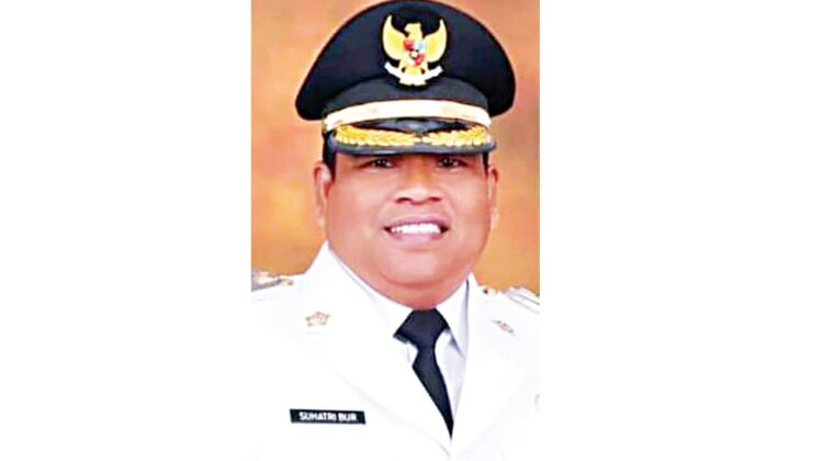 Bupati Padangpariaman Suhatri Bur