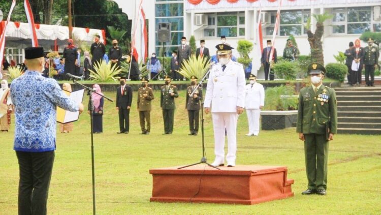 Seperti tahun lalu, peringatan Hari Ulang Tahun Republik Indonesia ke-76 dirayakan di tengah pandemi Covid-19 pada tahun ini.