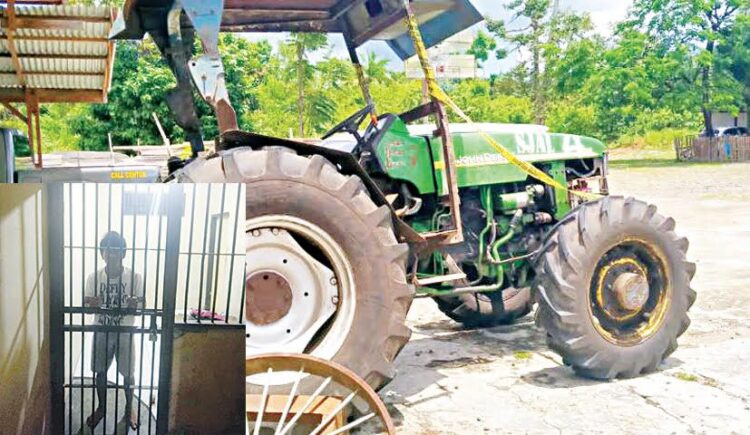 Tabrak Bocah hingga Tewas di Pesisir Selatan, Operator Alat Berat PT Incasi Raya jadi Tersangka 1 DITAHAN— Tersangka AHG yang merupakan pekerja harian panen di perusahaan PT Incasi Raya SJL II Lunang Silaut ditahan Polsek Lunang Silaut atas kelalaiannya yang menabrak bocah 6 tahun hingga tewas.