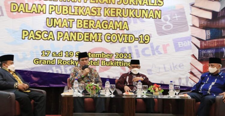 PELATIHAN--PKUB Kemenag RI gelar Kegiatan Peningkatan Peranan Jurnalis dalam Publikasi Kerukunan Umat Beragama Pasca Pandemi Covid-19 di Grand Rocky Hotel Bukittinggi.