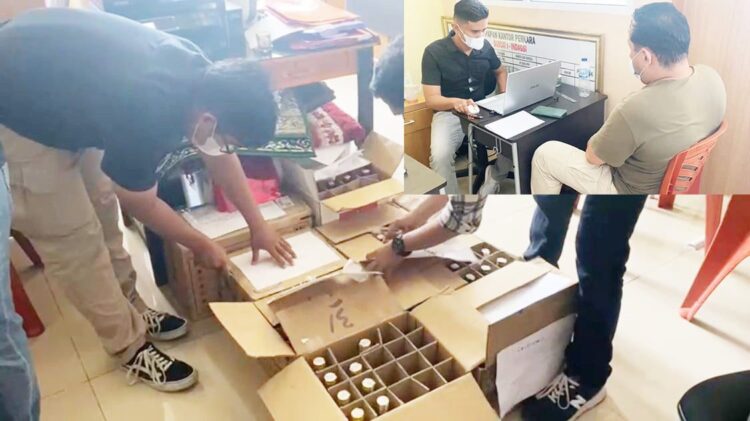 PERLIHATKAN MIRAS— Dirreskrimsus Polda Sumbar, Kombes Pol Joko Sadono memperlihatkan miras yang dijual pelaku RD.