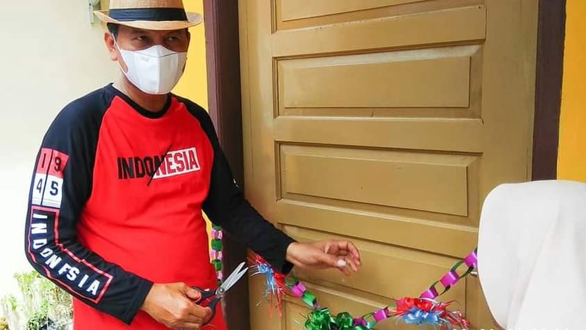 2 foto walikota resmikan rumah bantuan alumni