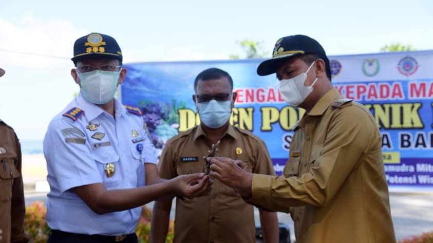 4 foto walikota saat berdaya terumbu karang bersama poltekel