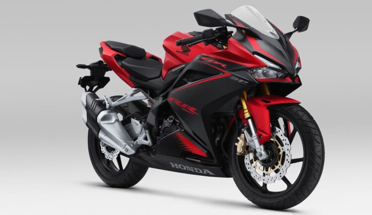 Honda CBR250RR Tampil Semakin Agresif 1 PENYEGARAN-PT AHM meluncurkan Honda CBR250RR dengan warna baru dan grafis desain stripe sporty premium.