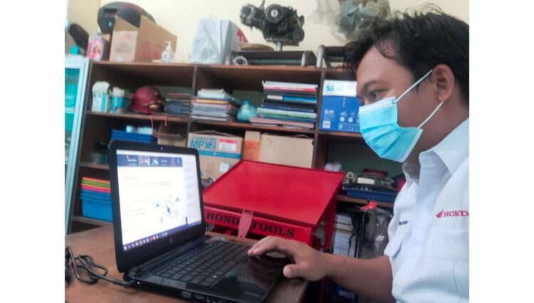 PELATIHAN-PT Astra Honda Motor (AHM) menggelar pelatihan teknik mengajar (Pedagogi) bagi para guru SMK binaan di seluruh Indonesia.