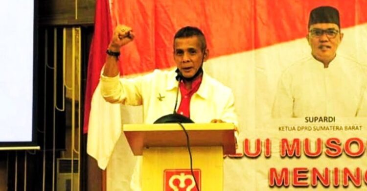 DICOPOT— Agus Suardi yang akrab dipanggil “Abien” dicopot dari jabatannya sebagai Ketum KONI Sumbar oleh KONI Pusat.