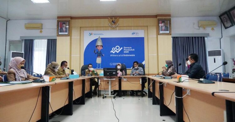 Menyikapi pertumbuhan ekonomi  Kabupaten Tanah Datar yang sedikit melambat dibanding tahun sebelumnya apalagi di masa pandemi saat ini, pemerintah daerah harus bisa menyikapinya dengan menyiapkan strategi meningkatkan perekonomian masyarakat.