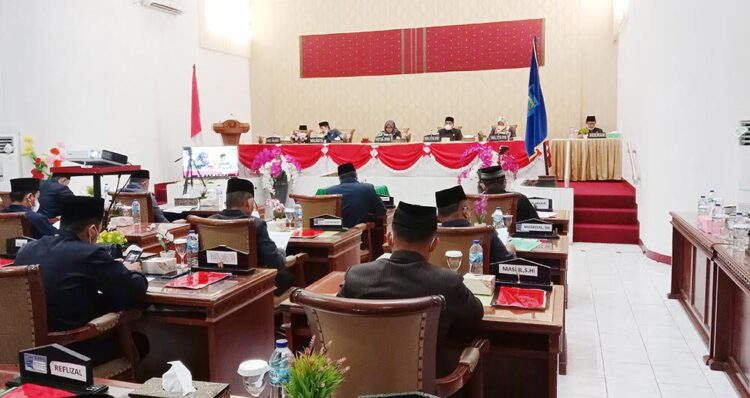 Fraksi PKPI Sorot Soal Penerangan Jalan Umum di Sawahlunto 1 SIDANG PARIPURNA— Suasana sidang paripurna tentang Perubahan APBD tahun 2021 di DPRD Sawahlunto, Selasa (28/9).