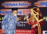 Hibur Peserta Lomba PKK di IV Angkek, Bupati Nyanyikan ”Jangan Sakiti Hatinya”