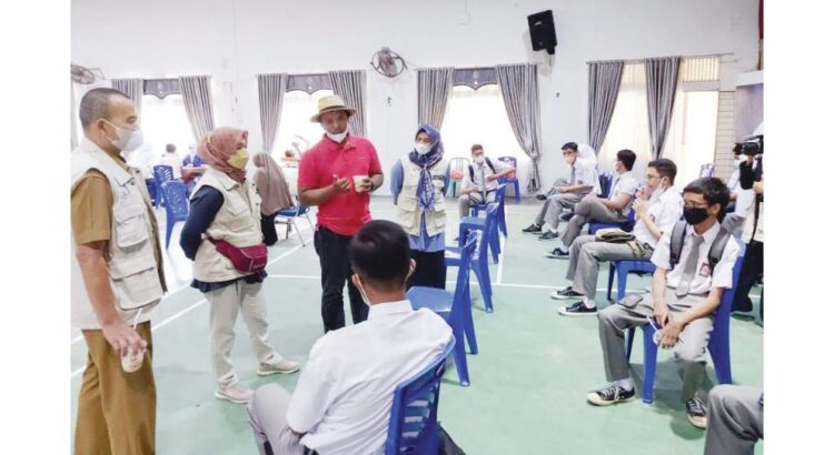 VAKSINASI PELAJAR— IASMA Satu Landbouw Bukittinggi melanjutkan program vaksinasi terhadap pelajar maupun masyarakat umum.