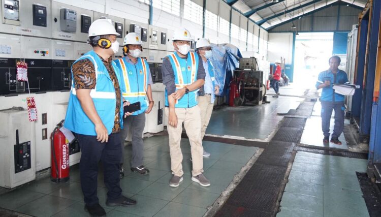 Perkuat Infrastruktur Kelistrikan pada Objek Vital di Mentawai 1 General Manager PLN Unit Induk Wilayah Sumbar Toni Wahyu Wibowo berkunjung ke Kabupaten Kepulauan Mentawai.