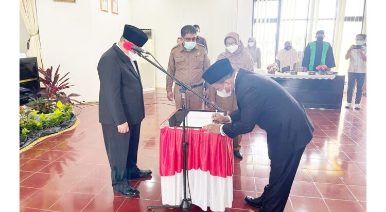 Hendri Chaidir jadi Direktur PDAM Tirta Antokan 1 Hendri Chaidir, dilantik sebagai Direktur Perusahaan Daerah Air Minum (PDAM) Tirta Antokan masa jabatan 2021-2026.