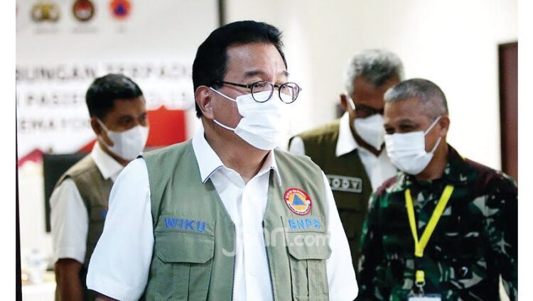 Satgas Covid-19 Minta Pemda Fokus Turunkan Angka Kematian 1 KETERANGAN—Juru Bicara Satgas Penanganan Covid-19 Prof Wiku Adisasmito di Graha BNPB, berikan keterangan kepada wartawan.