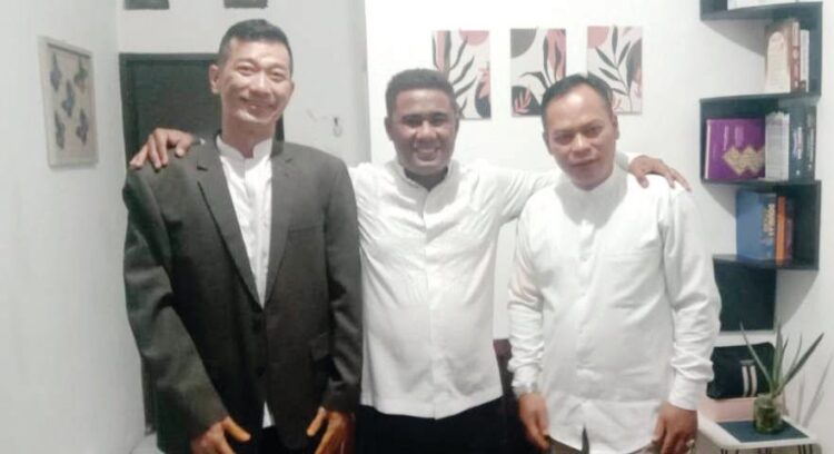 PENGOBATAN HERBAL— Rumah Sehat Genki yang dimotori Ichiro Hayasi, Dedy Maries dan Anwar Kesworo, membuka pengobatan herbal yang terletak di Komplek Perumahan IBS Permai II No A-1, Kelurahan Aiepacah, Kecamatan Kototangah.