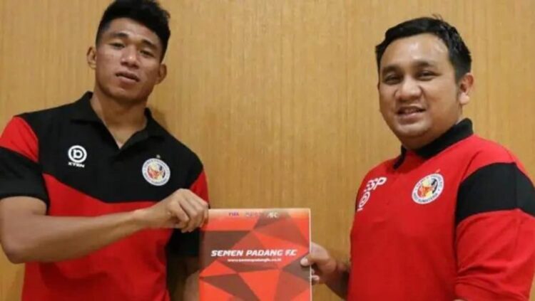 KONTRAK— Semen Padang FC resmi mengikat eks striker Timnas U-19 Serdhy Rocky Ephyfano untuk memperkuat lini serang tim hadapi Liga 2-2021.