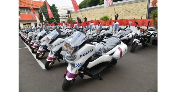 Pakai Rotator dan Side Box Khusus, Yamaha NMAX untuk PON XX Papua Makin Garang 1 DIMODIFIKASI-Yamaha All New NMAX jadi makin garang dimodifikasi pakai rotator dan side box khusus untuk pengawalan PON XX Papua.