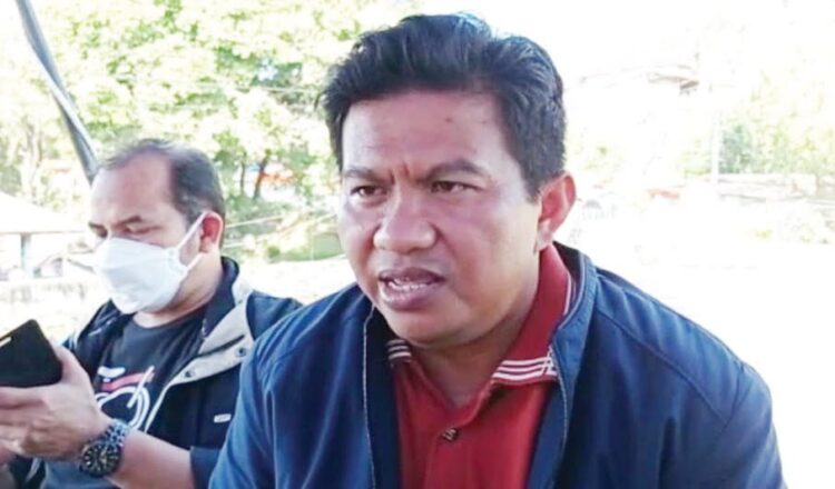 APRESIASI—Pejabat Sekda Kota Bukittinggi Rismal Hadi mengapresiasi respon cepat Damkar dan bantuan Damkar daerah tetangga.