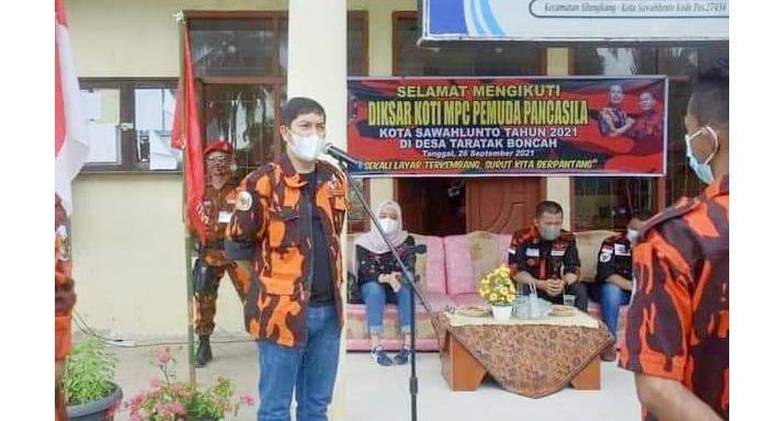 WAHLUNTO, METRO
Walikota Sawahlunto Deri Asta  membuka Pembinaan Mental dan Fisik yang dilaksanakan Pemuda Pancasila (PP) Sawahlunto di Desa Taratak Bancah, Kecamatan Silungkang, Minggu (26/9).