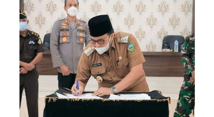 Pemerintah Kabupaten (Pemkab) Pasaman hibahkan tanah seluas 5.000 Meter Persegi (M2) ke Polres Pasaman untuk pembangunan kantor Kepolisian Sektor (Polsek) Rao Utara, Kecamatan Rao Utara.