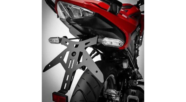 PROMO— Menara Agung memberikan bonus aksesoris fender eliminator setiap pembelian Honda CB150R.