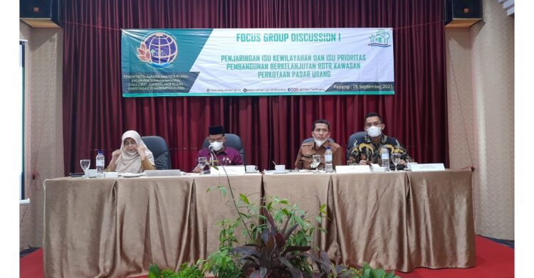 Pemerintah Daerah Kabupaten Padangpariaman bekerja sama dengan Kementerian Agraria dan Tata Ruang, kemarin, menyelenggarakan Focus Group Discussion (FGD) penjaringan isu kewilayahan dan isu prioritas pembangunan berkelanjutan Rencana Detail Tata Ruang (RDTR) kawasan perkotaan Pasar Usang.