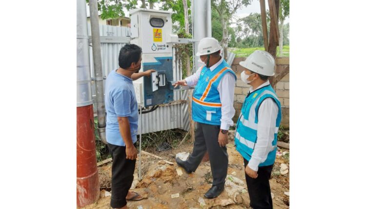 PLN Unit Pelaksana Pelayanan Pelanggan (UP3) Payakumbuh melakukan penyalaan di 2 lokasi usaha bidang peternakan pada Senin (30/08) lalu.