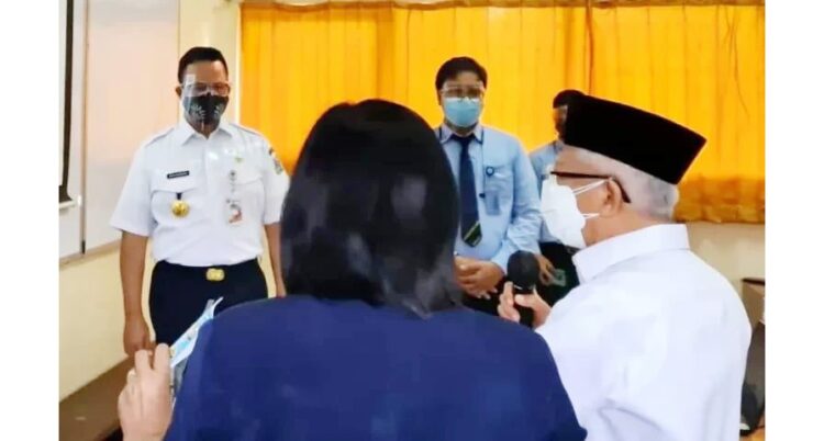 Wapres Ma’ruf: Siswa SMK Paling Terdampak Selama Pandemi Covid-19 1 Kiai Ma’ruf mengunjungi beberapa sekolah yakni SD Tarakanita 5, SPK SMAK Penabur, dan SMKN 19 Jakarta.