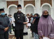 Salurkan Zakat untuk Mustahik Terdampak PPKM di Bukittinggi