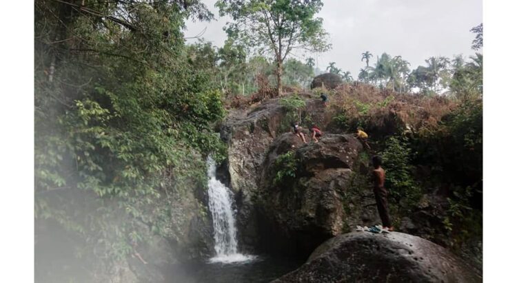 Objek Wisata Air Terjun Timbulun bakal Dikembangkan 1 AIR TERJUN TIMBALUN— Objek wisata Air Terjun Timbulun yang berada di Kelurahan Bungus Timur, Kecamatan Bungus Teluk Kabung bakal dikembangkan dan dikelola dengan baik oleh Pemko Padang.