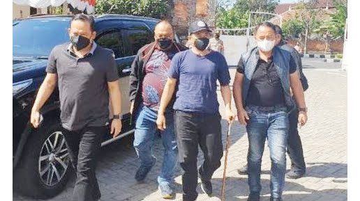 Kasus Penistaan Agama, Komisi III Dukung Polisi Beri Efek Jera 1 PENISTA AGAMA— Tersangka dugaan kasus penista agama Muhammad Kece telah berhasil ditangkap dan ditetapkan menjadi tersangka oleh Bareskrim Polri.