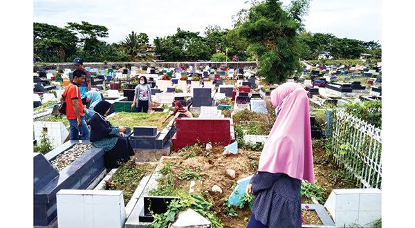 TPU TUNGGUL HITAM— Kondisi TPU Tunggul Hitam dinyatakan sudah penuh oleh Dinas Lingkungan Hidup (DLH). Saat ini sudah ada sekitar 23.271 makam di TPU ini.