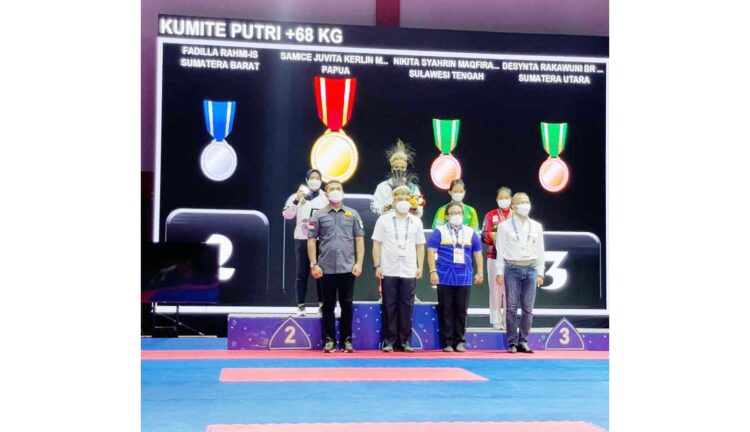 KLASTER MIMIKA—  Atlet Sumbar yang bertanding di klaster Mimika, Selasa (12/10) menyumbangkan perak dan tiga perunggu.