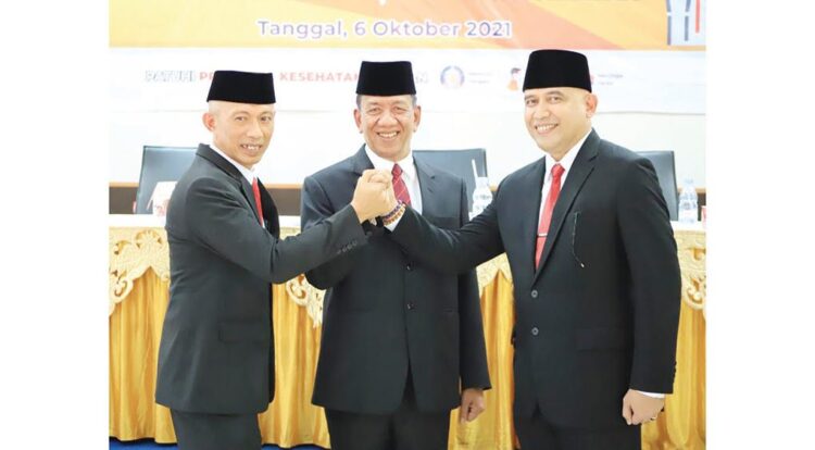 Bupati Pessel Rusma Yul Anwar, mantan Pj Sekda Pesse Luhur Budianda, dan Sekda Pessel baru dilantik Mawardi Roska.