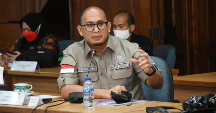 Andre Rosiade
Anggota DPR RI.