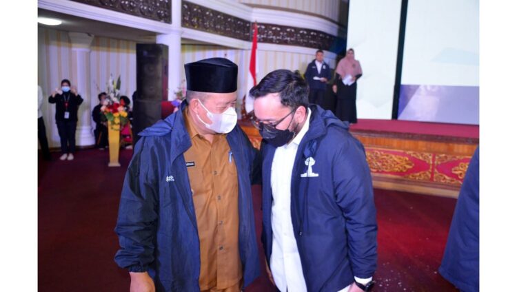 Bupati Agam Hadiri Pelantikan BPD HIPMI Sumbar Periode 2021-2024 1 HADIRI PELANTIKAN— Bupati Agam menghadiri pelantikan BPD HIPMI Sumbar periode 2021-2024.