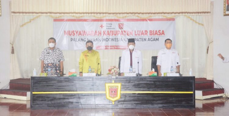 HADIRI— Bupati Agam diwakili Plh Sekda Ir Jetson menghadiri Musyawarah Kabupaten Luar Biasa (Muskablub) PMI Agam.