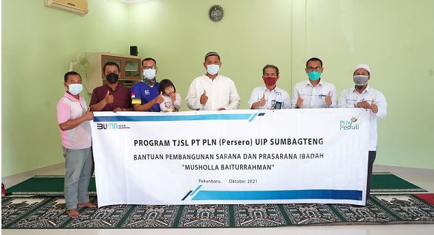 Penyerahan Bantuan Dana TJSL untuk Pembangunan Mushalla Baiturrahman.