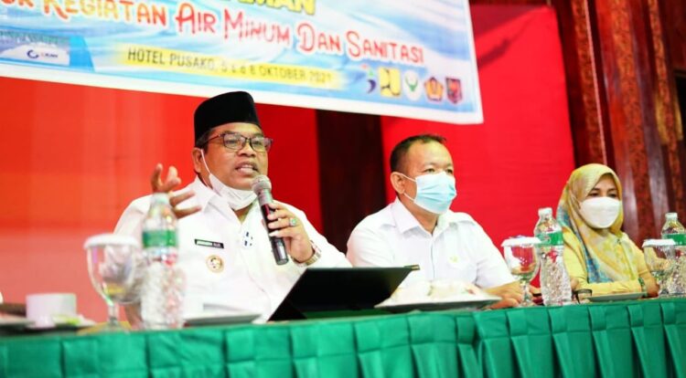 ARAHAN—Bupati Padangpariaman Suhatri Bur,  saat berikan arahan saat kegiatan raoat kemarin.