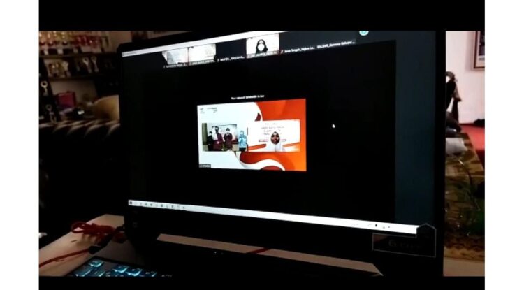 JUARA II— Erza Abianza, siswi SMA 1 Timpeh, Kabupaten Dharmasraya meraih juara II lomba karya ilmiah kepahlawanan tingkat Nasional yang diadakan Kemensos, yang diumumkan secara virtual, Rabu (27/10).