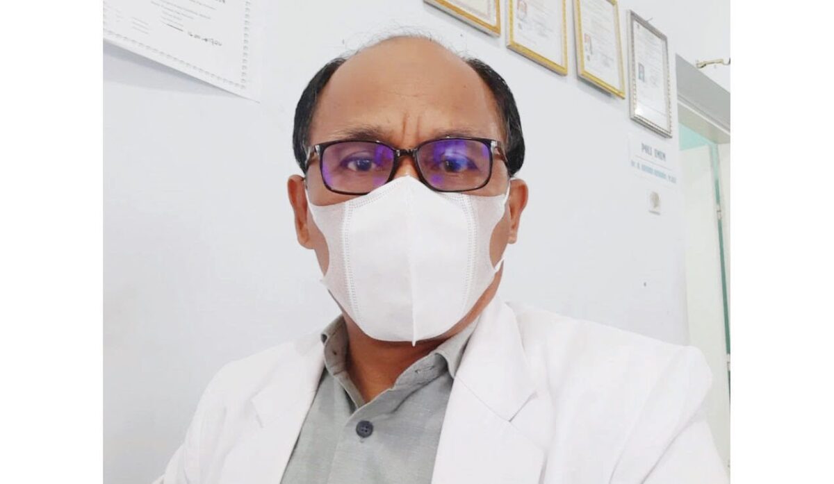 Kepala Dinas Kesehatan Kabupaten dr. Hendri Rusdian. 1