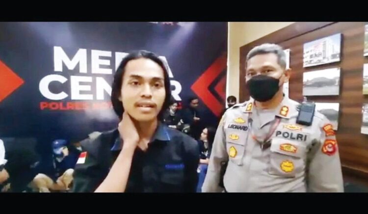 KORBAN—MFA, mahasiswa UIN Banten korban yang dibanting anggota polisi di depan kantor Bupati Tangerang.