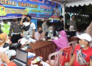 Manfaatkan Lokasi Hiburan, Pengunjung RTH Logas Muaro Sijunjung Ikut Divaksin