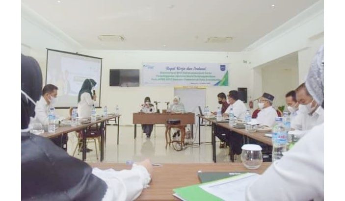 RAKER--Sekdako Sawahlunto Ambun Kadri membuka Raker Evaluasi Kepesertaan BPJS Ketenagakerjaan Serta Penganggaran Jamsostek APBD 2022.