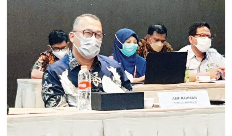 Cari Solusi Pelaksanaan Umrah, Stafsus Wapres Pertemukan Pemerintah dan PPIU 1 PIMPIN—Staf Khusus Wapres, Arif Rahman saat memimpin FGD bertajuk Membedah Pelaksanaan Umrah di Masa Pandemi.