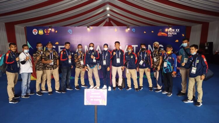 Dua cabang olahraga asal Sumbar Kempo dan Renang mendarat dengan selamat di Bandara Sentani, Rabu (6/10).