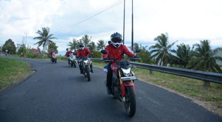 TOURING—Komunitas Honda mengikuti Ekpedisi Nusantara 2021 yang touring dari Riau menuju Sumbar dan finish di Sumatra Utara.