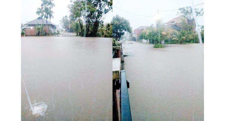Luapan Air di Jalur Bypass Lubeg-Pisang Ancam Warga, Puluhan KK di Dua Kecamatan Resah, Tinggi Air 1 Meter sudah Seperti ”Danau” Mini 1 DANAU MINI — Kondisi pemukiman warga di RT IV/RW III, Kelurahan Tanjung Saba, Kecamatan Lubukbegalung yang sudah seperti “danau” mini akibat hujan deras yang mengguyur Kota Padang sejak Rabu (29/9) hingga Kamis (30/9) pagi.