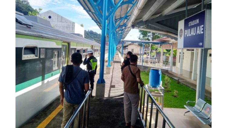 Stasiun Kereta Api di Pulau Aie, yang berdekatan dengan area bersejarah, Kota Tua Padang.